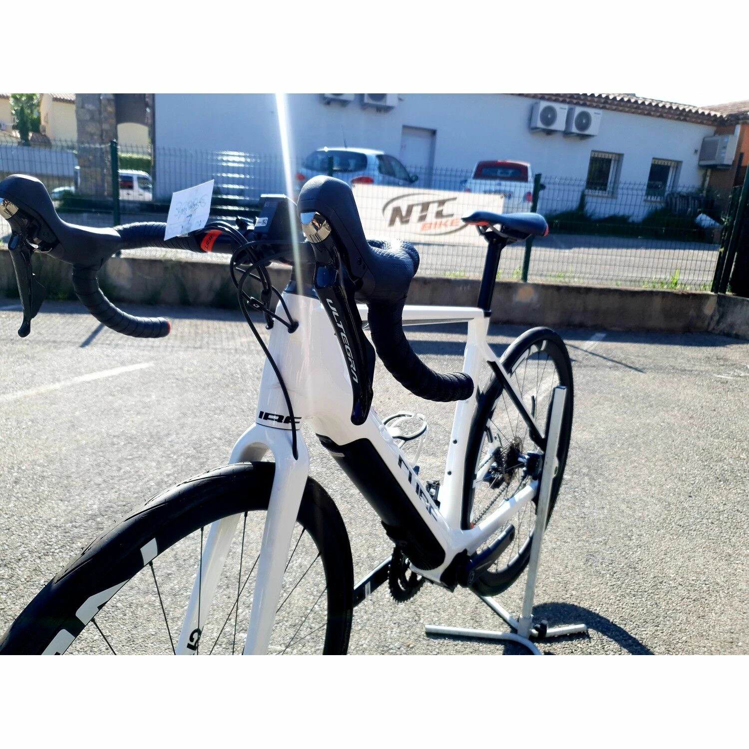 Vélo De Route électrique Cube - 56 - 700c 4 Vélo De Route électrique Cube - 56 - 700c – Image 2