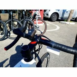 Vélo De Route électrique Cube - 56 - 700c 11 Vélo De Route électrique Cube - 56 - 700c -Porte-vélos et Barres de Toit Soldes cube hybrid agree carbone 56 moteur fazua 250w 3