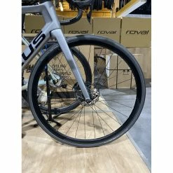 Vélo De Course Focus - 56 - 28" -Porte-vélos et Barres de Toit Soldes focus izalco max 9 7 2020 3