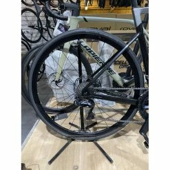 Vélo De Course Focus - 56 - 28" -Porte-vélos et Barres de Toit Soldes focus izalco max 9 7 2020 5