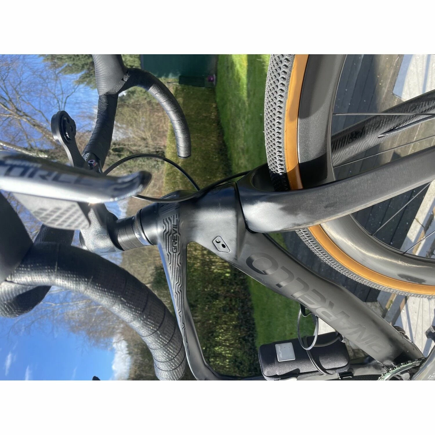 Vélo De Gravel Pinarello - 53 4 Vélo De Gravel Pinarello - 53 – Image 2