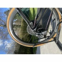 Vélo De Gravel Pinarello - 53 13 Vélo De Gravel Pinarello - 53 -Porte-vélos et Barres de Toit Soldes pinarello grevil 53 sram force roues carbones dt swiss grc 1400 5