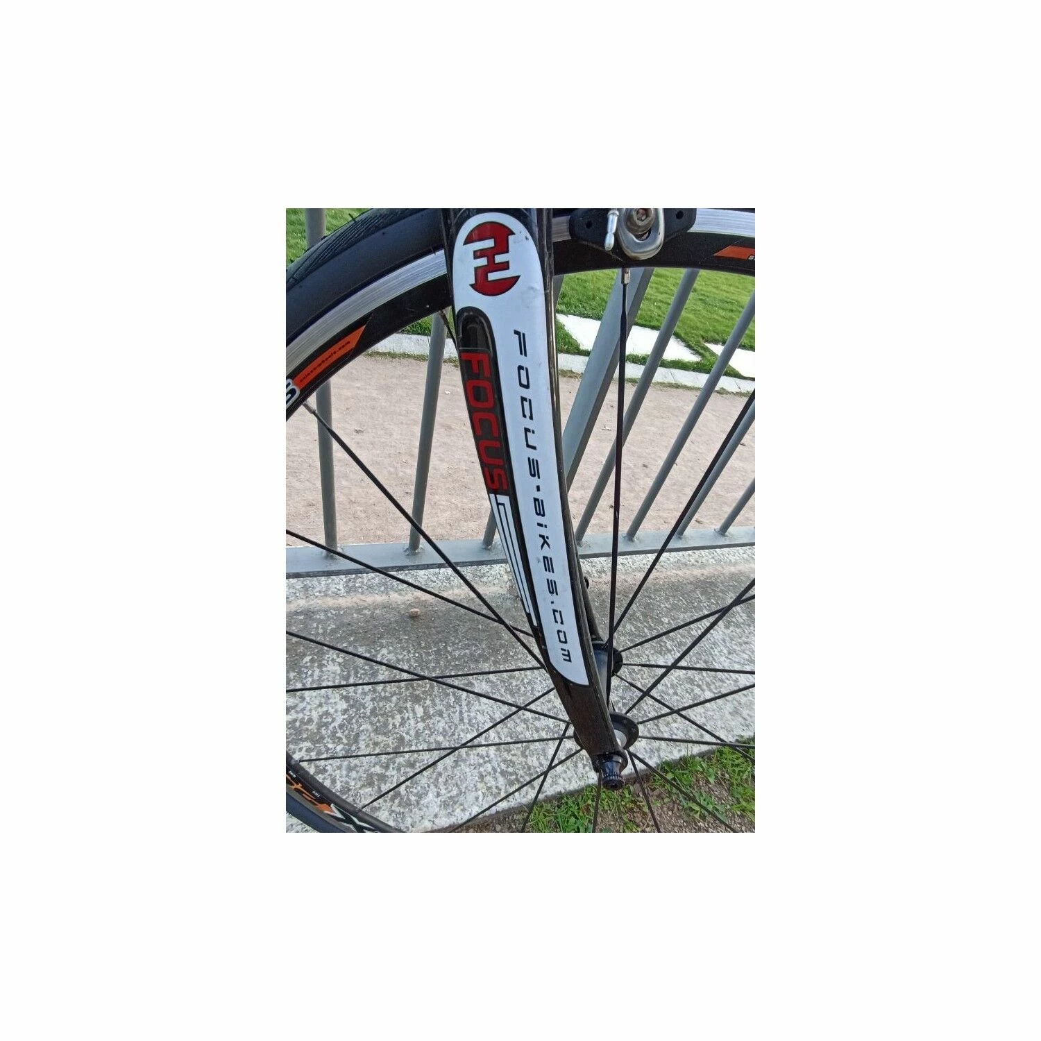 Vélo De Course Focus - 56 - 700c 4 Vélo De Course Focus - 56 - 700c – Image 2